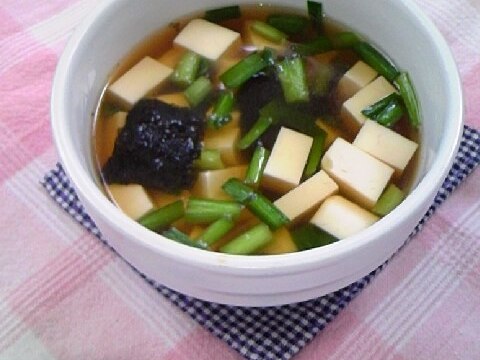ニラたっぷり♪豆腐と韓国海苔の旨味スープ♪